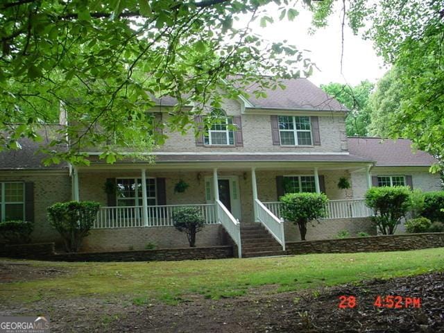 view of front facade featuring a porch