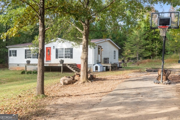 view of front of property