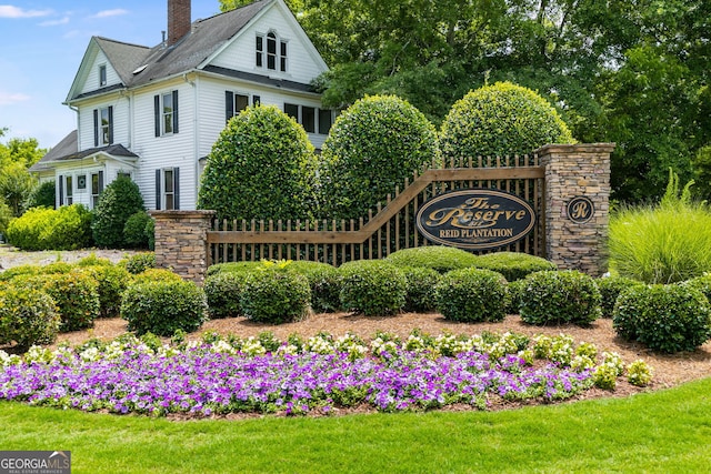 view of community / neighborhood sign