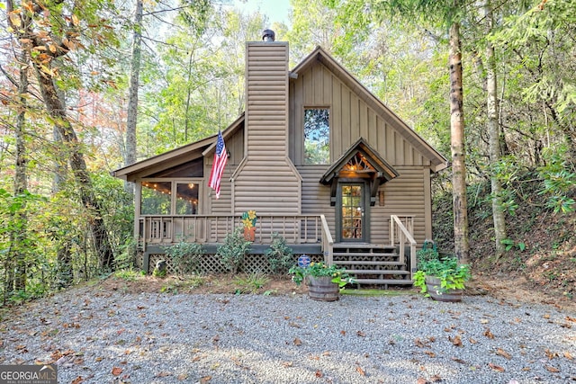 view of front facade featuring a deck