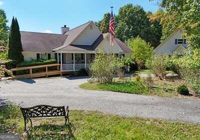 view of front of house featuring a porch