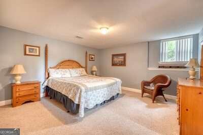 bedroom featuring carpet floors