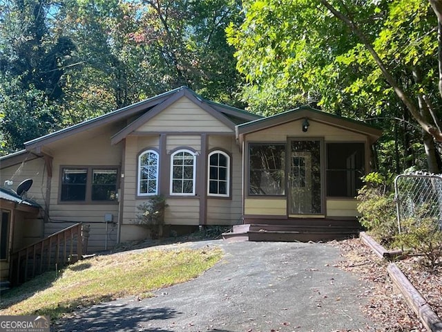 view of front of property