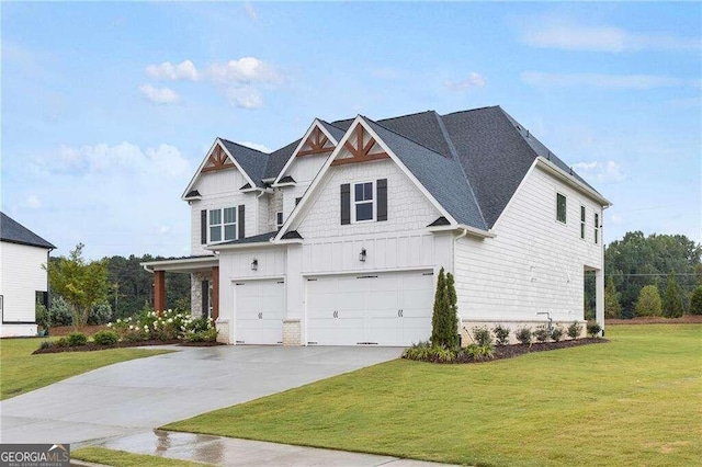 craftsman inspired home with a front lawn and a garage