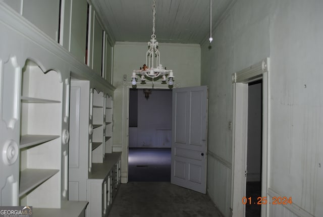 unfurnished dining area with ornamental molding