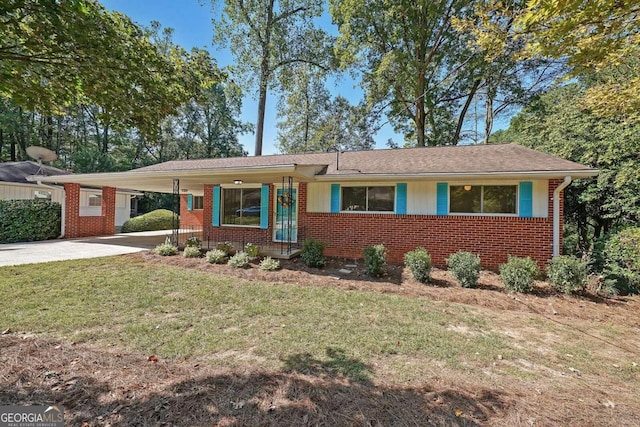 ranch-style home featuring a front yard