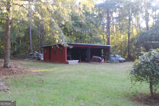 exterior space featuring a yard