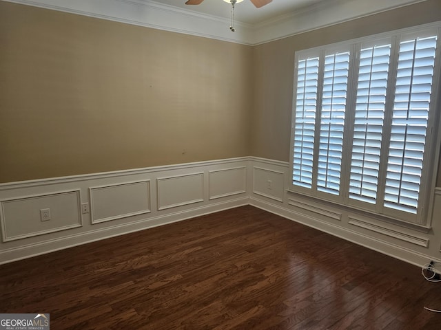 5911 Chimney Rock Dr, Hoschton, GA 30548 - bathroom with vanity, ornamental molding, bathing tub / shower combination, and toilet