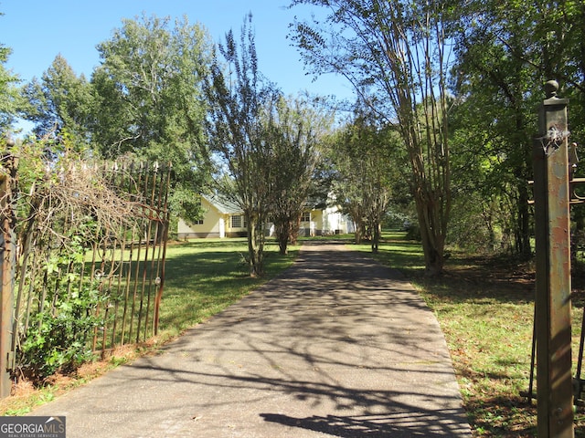 402 Thurman Rd, Stockbridge, GA 30281 - view of asphalt driveway