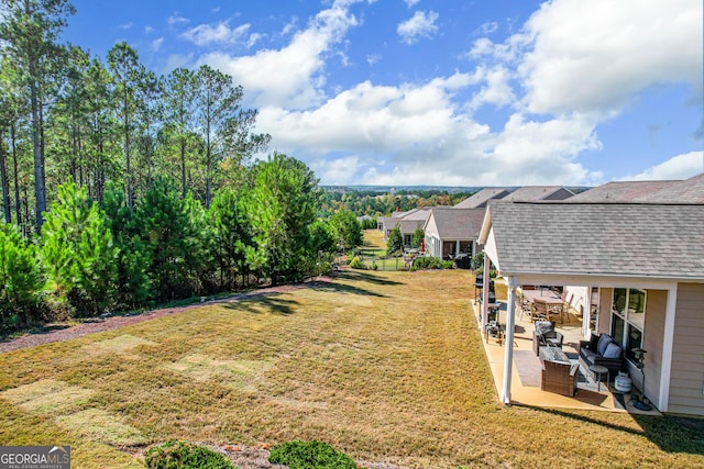 view of yard featuring a patio