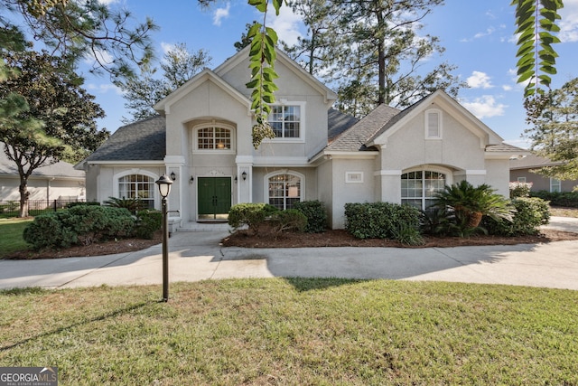 view of front of house featuring a front yard