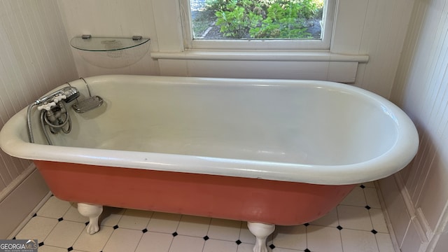 bathroom with a bathtub