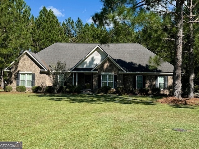 view of front of property with a front yard