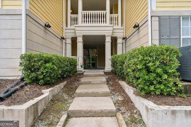 1517 Whitemarsh Way, Savannah, GA 31410 - property entrance with a balcony