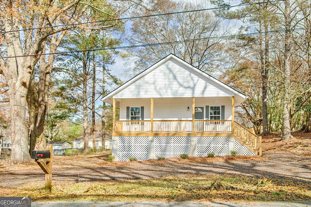 view of front of house featuring a porch