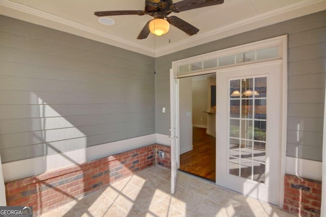 exterior space with ceiling fan