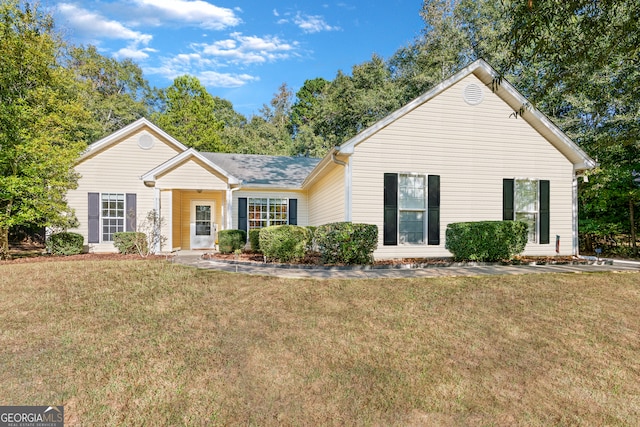 view of front of house featuring a front yard