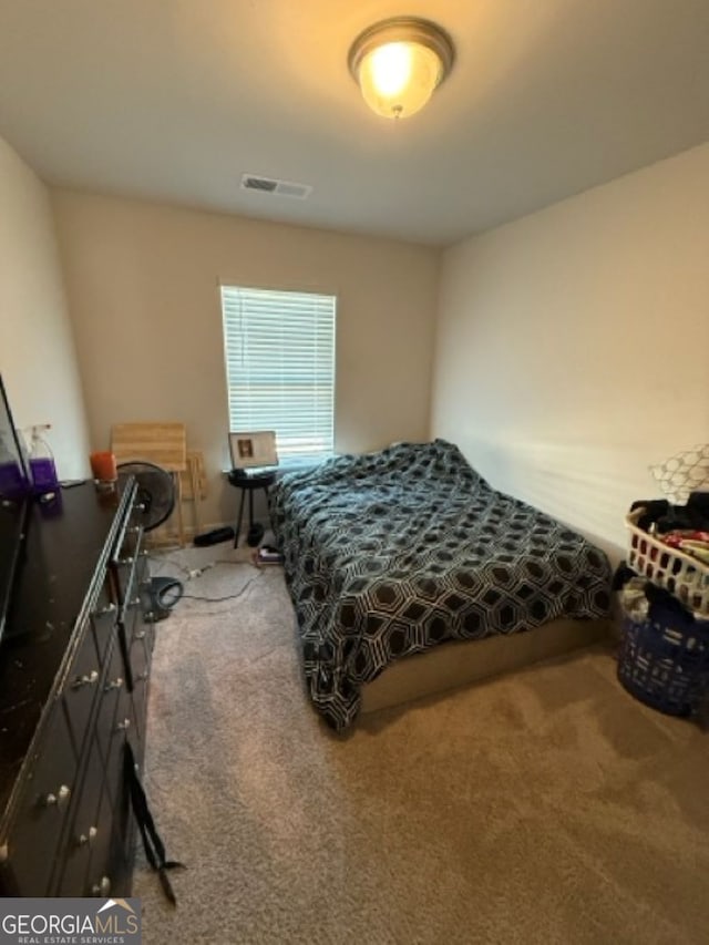 bedroom with carpet flooring