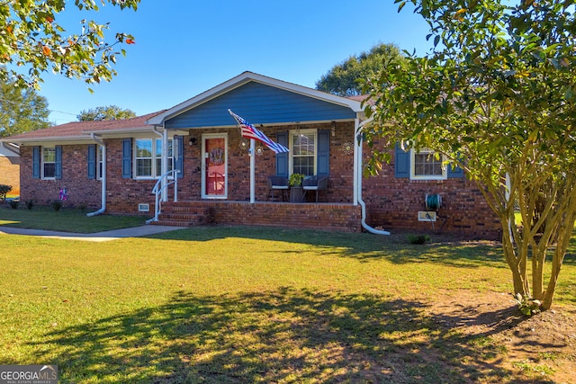 view of front of property featuring a front yard