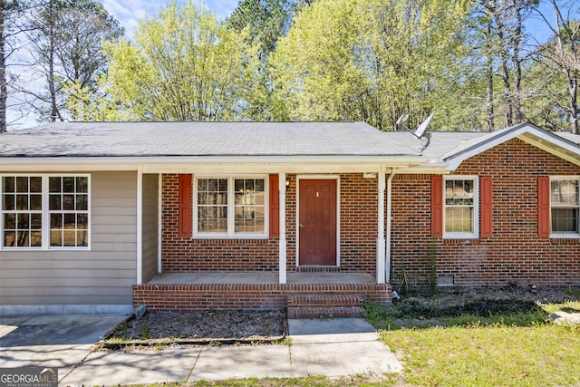 2420 Green Rd, Loganville, GA 30052 - view of front facade with a front yard