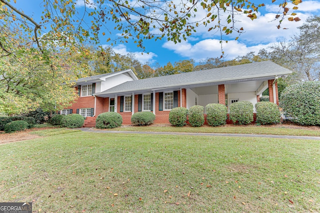 view of front of house with a front yard