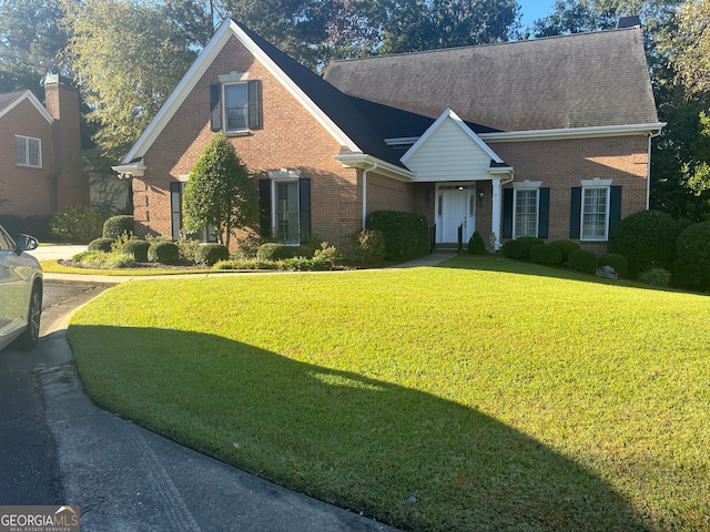 view of front of property with a front yard