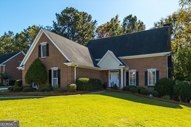 view of front of property with a front yard