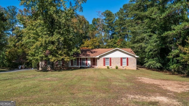 view of front of property with a front yard