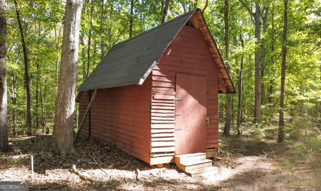 view of outbuilding