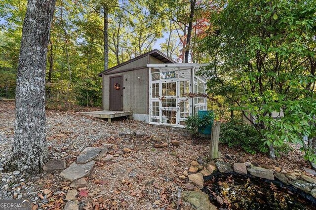 view of outbuilding