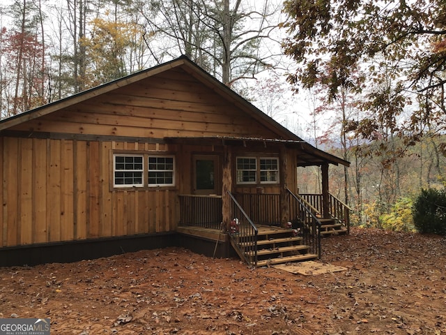 view of front of property with covered porch