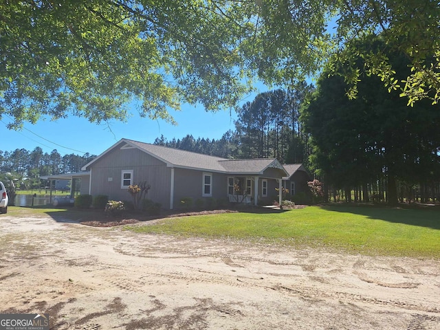 view of front of house with a front yard