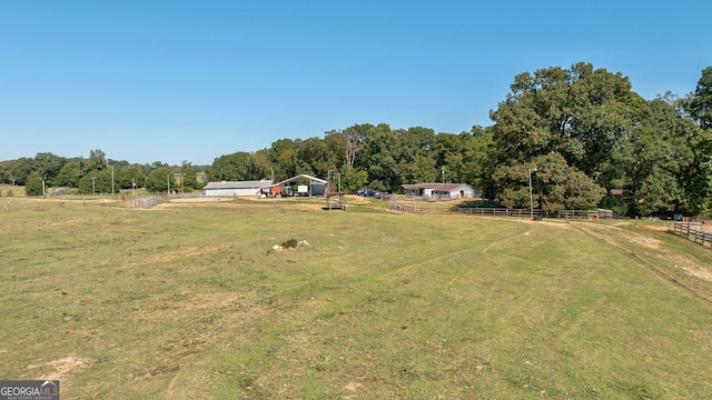 view of yard featuring a rural view