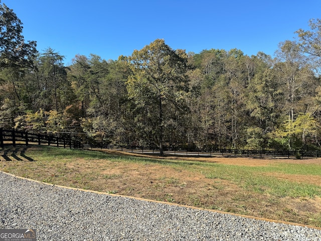 view of yard featuring a rural view