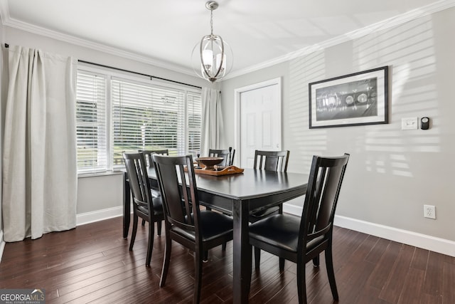 dining area featuring crown molding, a notable chandelier, and dark hardwood / wood-style floors