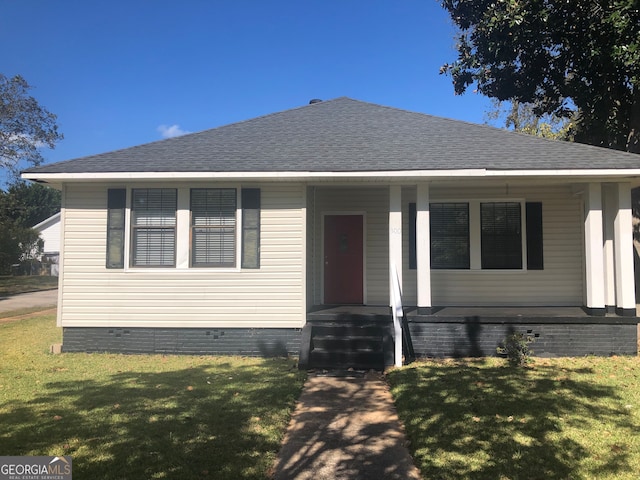 view of front of house with a front yard