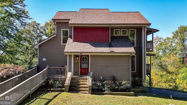 view of front of property with a front yard