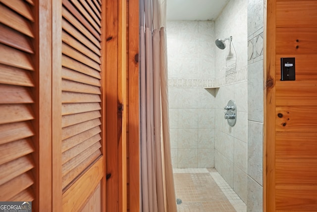 bathroom with a shower with shower curtain