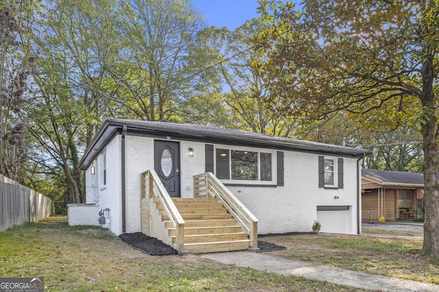 view of front facade featuring a garage