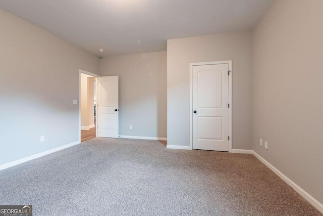 view of carpeted spare room