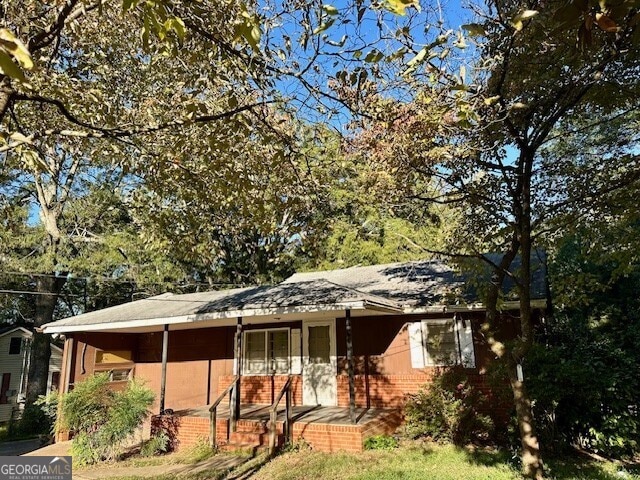 view of front of house with covered porch