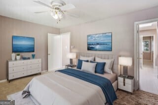 bedroom featuring ceiling fan