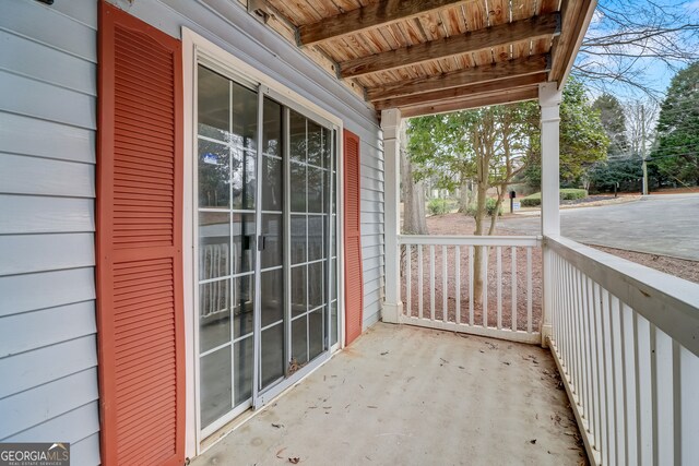 balcony featuring a porch