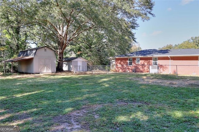 view of yard with a shed