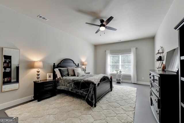 bedroom featuring ceiling fan