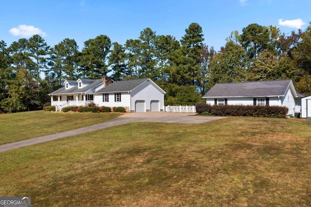 single story home featuring a front lawn