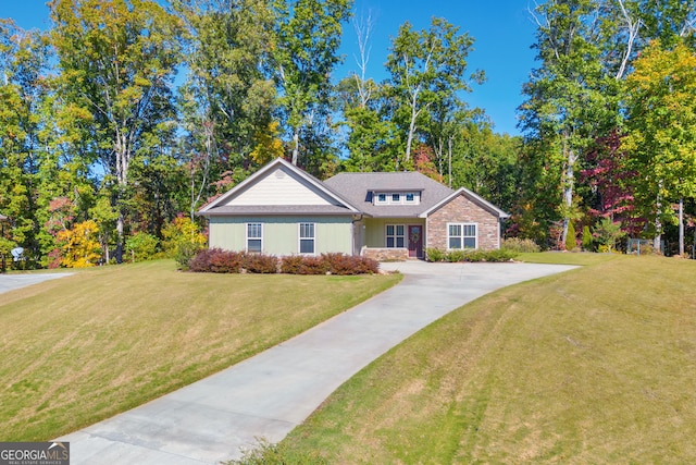 view of front of property with a front lawn