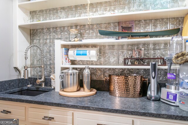 kitchen featuring sink