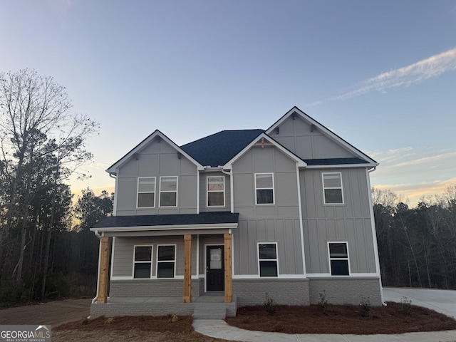 view of front facade with covered porch