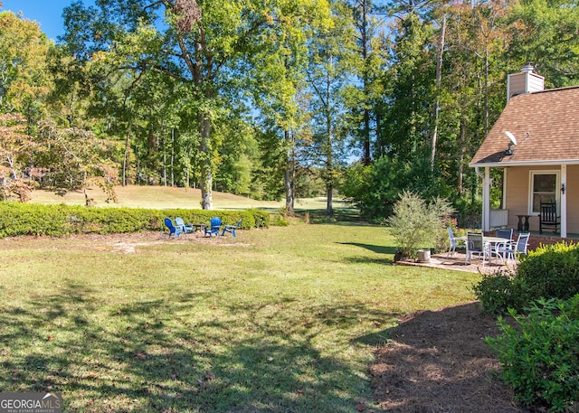 view of yard with a patio area